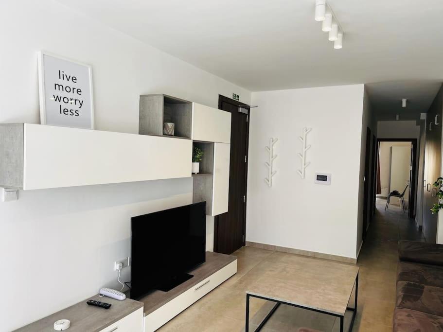 Sliema, Apt7, Stylish 2 Bedroom Apartment With Parking Extérieur photo